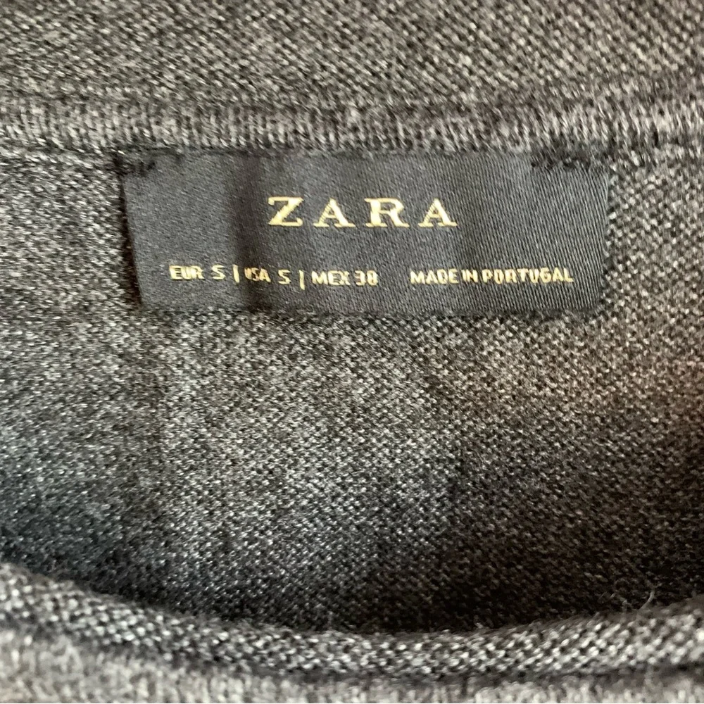Zara Dark Gray Crewneck Long Sleeve Sweater